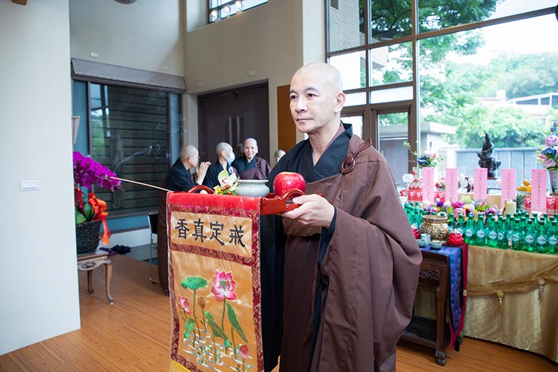 賢首禪苑住持上體下佛紀事